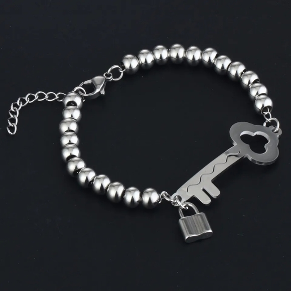 Key Lock & Bead Bracelet - Picture 2 of 4